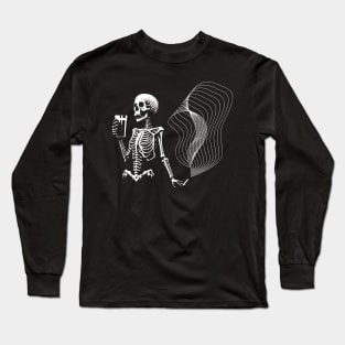 Skeleton smoking and drinking beer Long Sleeve T-Shirt